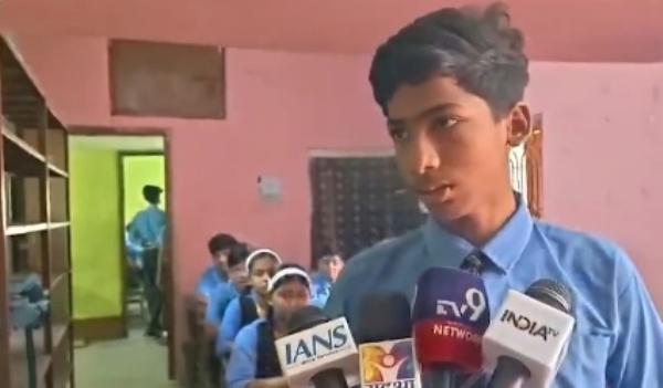 প্রার্থনা সঙ্গীতে বন্দেমাতরম শুরু, খুশি শিক্ষক ও পড়ুয়ারা