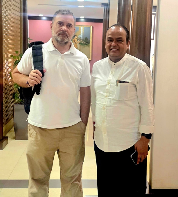 রাহুল গান্ধীর সঙ্গে বৈঠক ঝাড়খণ্ডের স্বাস্থ্যমন্ত্রী ইরফান আনসারির, স্বাস্থ্য ও উন্নয়ন নিয়ে আলোচনা