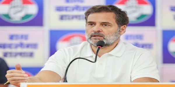 প্রধানমন্ত্রীর বিদেশ সফর নিয়ে তীব্র কটাক্ষ রাহুল গান্ধীর