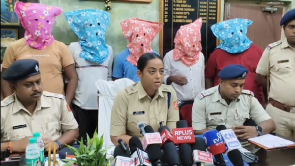 সাংবাদিক সম্মেলনে হুগলি রুরাল অতিরিক্ত গ্রামীণ পুলিশ সুপার শৈলজা দাস