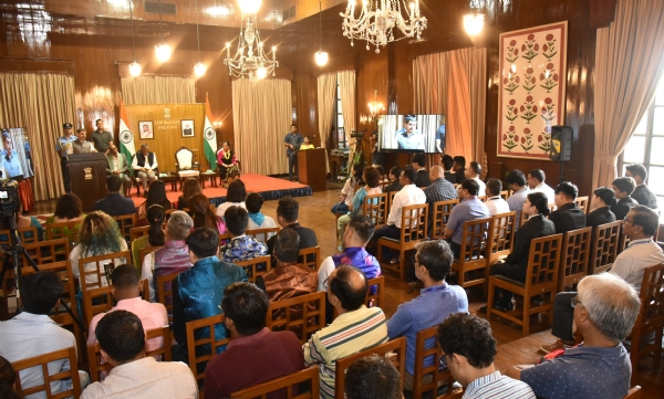 লোকভবনে রবীন্দ্র নারায়ন রবি