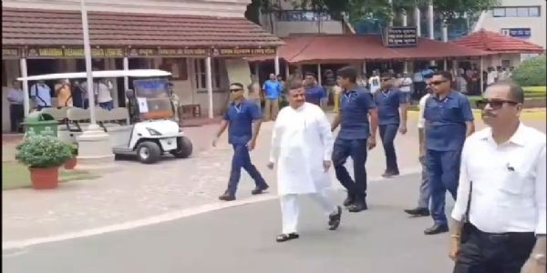 (আপডেট) বেলুড় মঠে মুখ্যমন্ত্রী শুভেন্দু অধিকারী, রাজ্যের মঙ্গল কামনায় প্রার্থনা