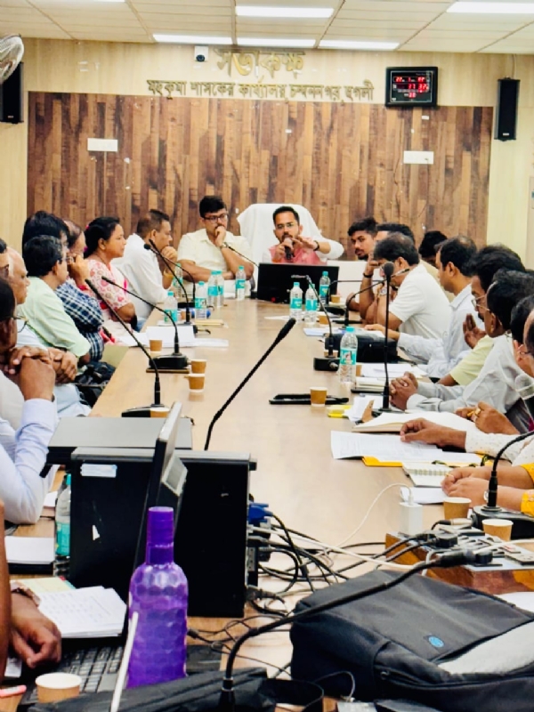 তারকেশ্বর পৌরসভার উন্নয়নের স্বার্থে মহকুমা শাসকের  দপ্তরে বৈঠক