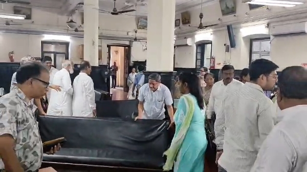 বৈঠকে বাধা