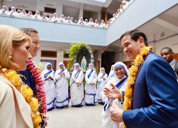 সস্ত্রীক কলকাতায় মার্কো রুবিয়ো, গেলেন মাদার হাউসে সস্ত্রীক কলকাতায় মার্কো রুবিয়ো, গেলেন মাদার হাউসে