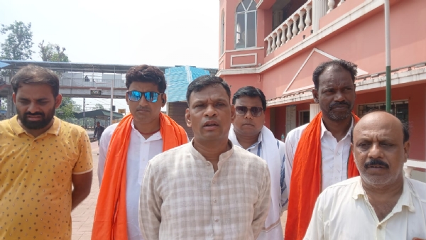 খড়্গপুর-টাটানগর শাখায় ট্রেন সমস্যার সমাধানে উদ্যোগী বিধায়ক প্রণত টুডু