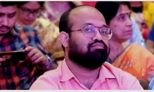 অভীক দে