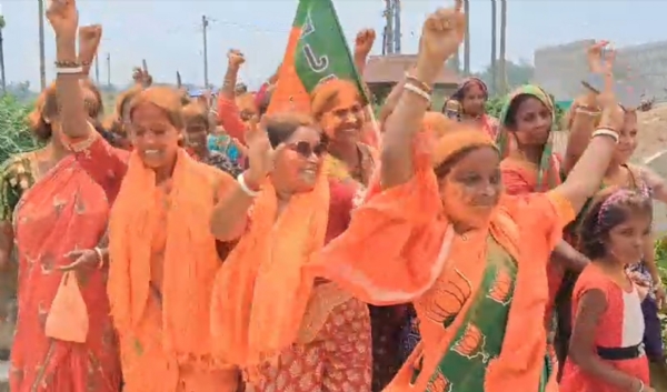 ভাবা দিঘিতে বিজেপির বিজয় মিছিল ভাবা দিঘিতে বিজেপির বিজয় মিছিল