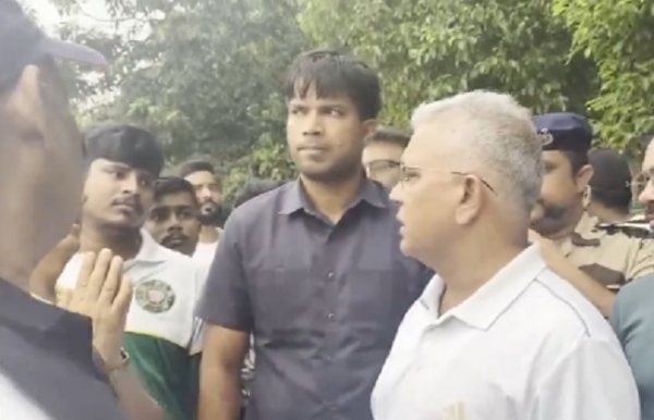 রবিবাসরীয় সকালে ভিক্টোরিয়া মেমোরিয়াল পরিদর্শন দিলীপ ঘোষের