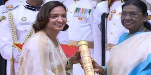 পশ্চিমবঙ্গের ৬ জন বিশিষ্ট ব্যক্তিত্বকে ‘পদ্মশ্রী’ সম্মানে ভূষিত করলেন রাষ্ট্রপতি দ্রৌপদী মুর্মু