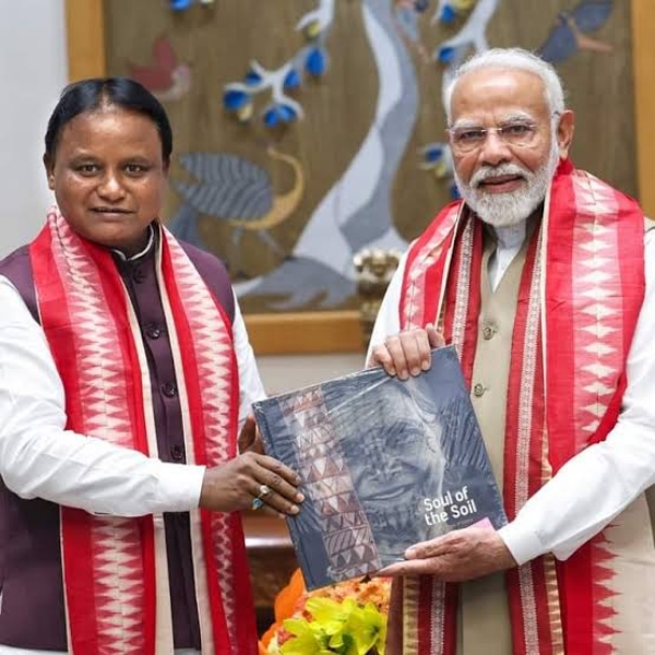 ওড়িশার মুখ্যমন্ত্রীর সাথে সাক্ষাৎ মোদীর
