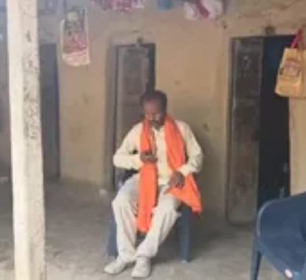 পঞ্চায়েতে বিজেপি প্রার্থী হওয়ার অপরাধে ৩০ বছর গ্রাম ছাড়া ফিরলেন গ্রামে -- খুশির পরিবেশ গ্রামে