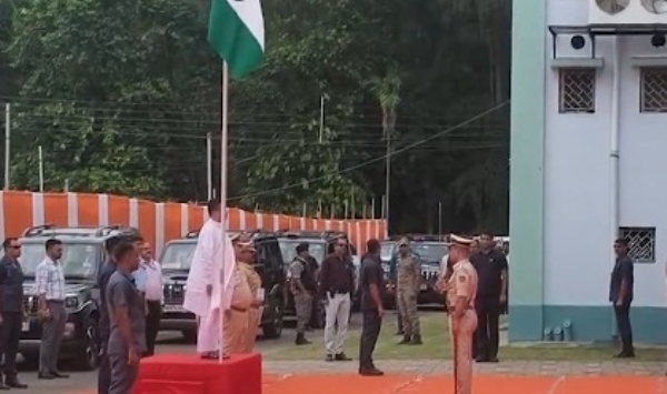 কল্যাণীতে প্রশাসনিক বৈঠক শুভেন্দুর, মুখ্যমন্ত্রীকে গার্ড অফ অনার