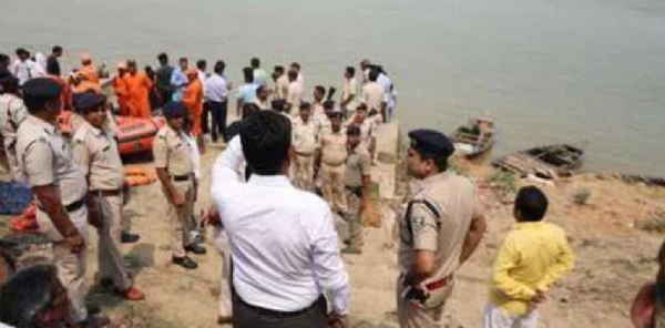 পাটনায় গঙ্গায় নৌকাডুবি; মৃত ৩, নিখোঁজ ৪