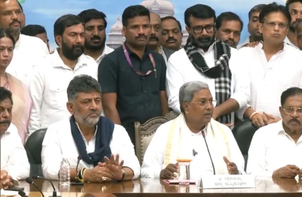 কর্ণাটকের মুখ্যমন্ত্রী পদ থেকে ইস্তফা দিয়ে আবেগপ্রবণ হয়ে পড়লেন সিদ্দারামাইয়া