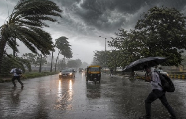 উত্তর ভারত জুড়ে আবহাওয়া পরিবর্তনের ইঙ্গিত, আগামী কয়েকদিন ঝড়-বৃষ্টির সম্ভাবনা