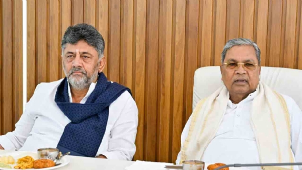 মুখ্যমন্ত্রিত্ব ছাড়ছেন, মন্ত্রিসভাকে বার্তা সিদ্দারামাইয়ার