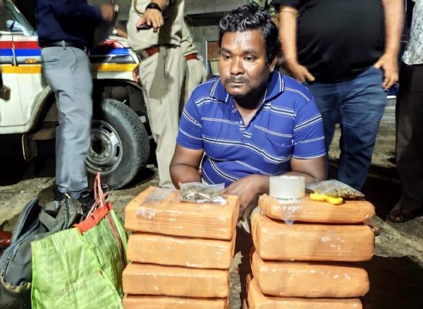 গাঁজা সহ গ্রেফতার