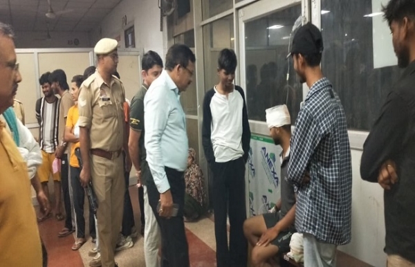 প্রবল ঝড়-বৃষ্টির তাণ্ডবে জালাউনে মৃত ২, ক্ষতিগ্রস্ত বহু বাড়ি ও গবাদি পশু প্রবল ঝড়-বৃষ্টির তাণ্ডবে জালাউনে মৃত ২, ক্ষতিগ্রস্ত বহু বাড়ি ও গবাদি পশু