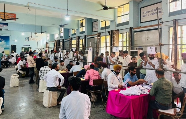 পাঞ্জাবে পুরভোটে এগিয়ে আম আদমি পার্টি, শক্ত অবস্থানে আকালি দলও