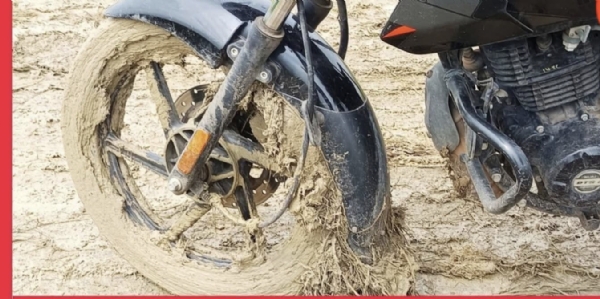 বিপদজনক রাস্তা আরামবাগের