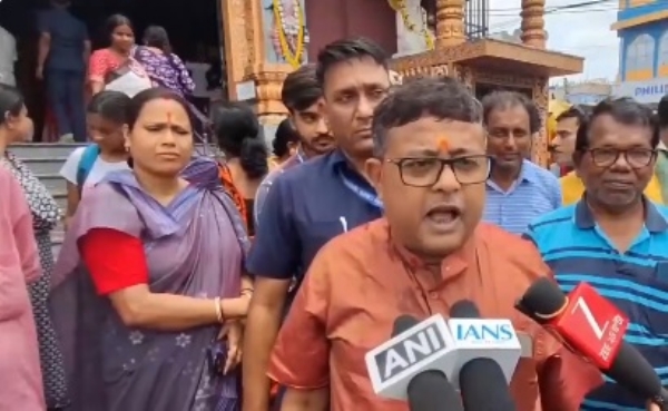 ভোটগণনার আগে মা ভবতারিণীর পূজার্চনা দিব্যেন্দু অধিকারীর