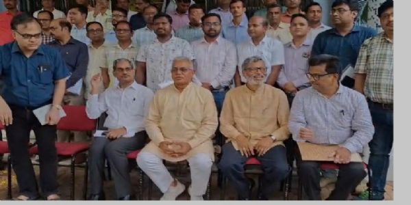 কৃষি ও বিপণন আধিকারিকদের সাথে দিলীপ ঘোষের বৈঠক, বিভাগীয় সম্পদের সুষ্ঠু ব্যবহারের ওপর জোর