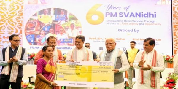 উত্তরপূর্বীয় পথবিক্রেতাদের মধ্যে ‘পিএম স্বনিধি’ প্রকল্পের ৪৩০ কোটির বেশি টাকা বিলি হয়েছে, আগরতলায় কেন্দ্রীয় মন্ত্রী মনোহরলাল