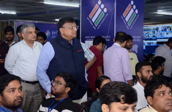 মুখ্য নির্বাচনী আধিকারিক কন্ট্রোল রুম পরিদর্শনে