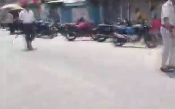 দিনহাটায় বিজেপি-তৃণমূল সংঘর্ষে উত্তেজনা, লাঠিচার্জ কেন্দ্রীয় বাহিনীর