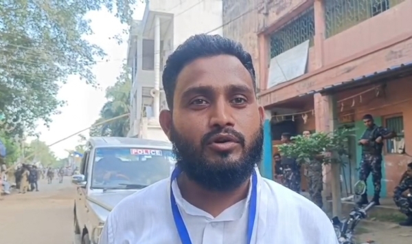 সাংবাদিকদের সামনাসামনি সাদ্দাম হোসেন
