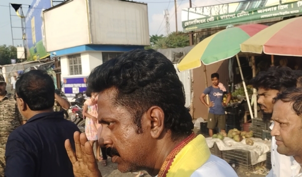 গণনা কেন্দ্র ছাড়ছেন পলাশ রায়