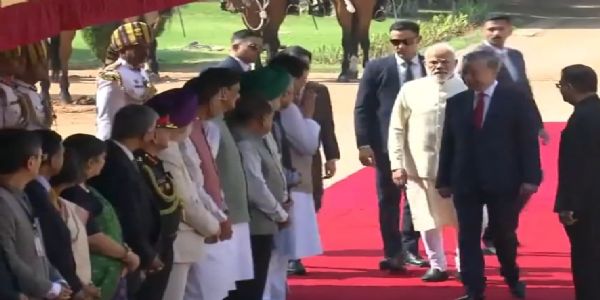 রাষ্ট্রপতি ভবনে ভিয়েতনামের রাষ্ট্রপতিকে অভ্যর্থনা