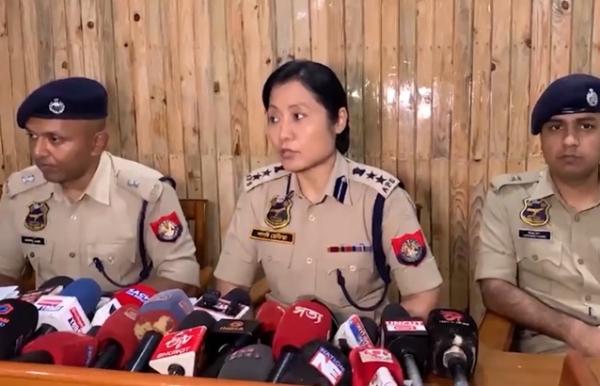শিবসাগরের সিনিয়র পুলিশ সুপার পাপড়ি চেতিয়ার সাংবাদিক সম্মেলন