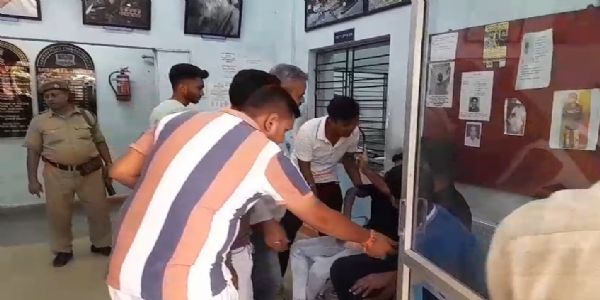 ভোট পরবর্তী হিংসায় উত্তপ্ত শিবপুর, গুলি-বোমা হামলার অভিযোগে তৃণমূল নেতার স্বামী পলাতক