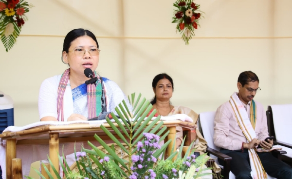 মন্ত্রী সান্ত্বনা চাকমা
