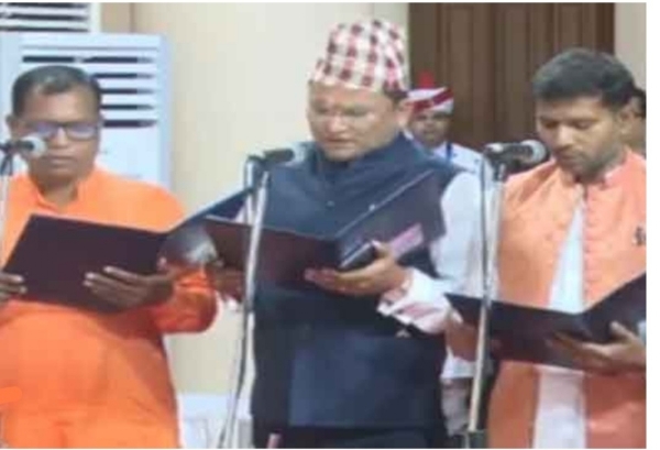 মন্ত্রী হিসেবে শপথ গ্রহণ