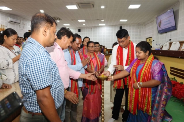 তাঁতশিল্প নিয়ে অনুষ্ঠান