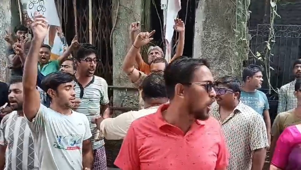 ট্রিপল কম্বল আটক