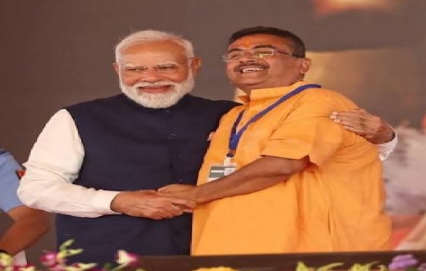 প্রধানমন্ত্রী মোদীকে শুভেচ্ছা জানিয়েছেন মুখ্যমন্ত্রী শুভেন্দু অধিকারী প্রধানমন্ত্রী মোদীকে শুভেচ্ছা জানিয়েছেন মুখ্যমন্ত্রী শুভেন্দু অধিকারী