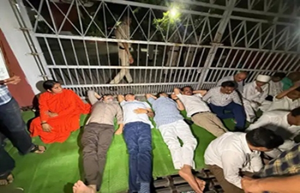 মীনাক্ষীর মনোনয়ন খারিজে কংগ্রেসের বিক্ষোভ