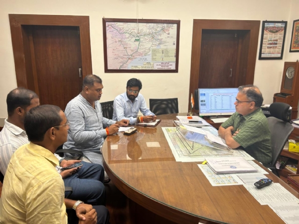 ডিআরএম ললিত মোহন পাণ্ডের সঙ্গে বৈঠক বিধায়ক সিন্টু সেনাপতির