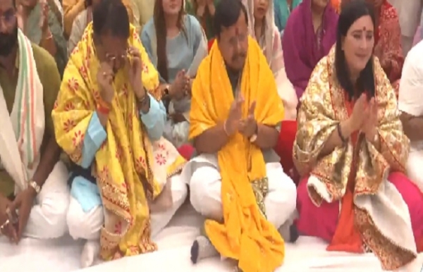 প্রধানমন্ত্রীর দীর্ঘায়ু ও মঙ্গল কামনায় পূজার্চনা নিতিন নবীনের