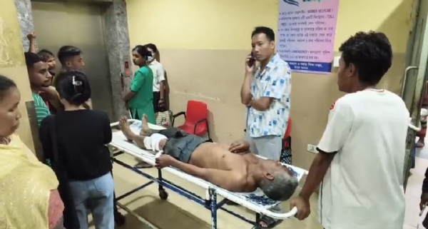 আহত কৃষক হাসপাতালে