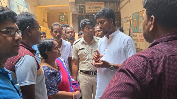 সালেপুরের টিকাকরণ কর্মসূচিতে বিধায়ক সালেপুরের টিকাকরণ কর্মসূচিতে বিধায়ক
