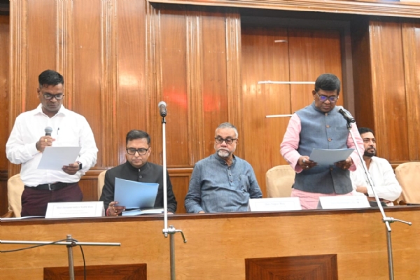 বিধানসভায় এদিন শপথ গ্রহণ পর্বের অনুষ্ঠান