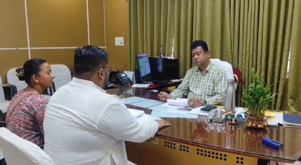 অধিকর্তাকে ডেপুটেশন