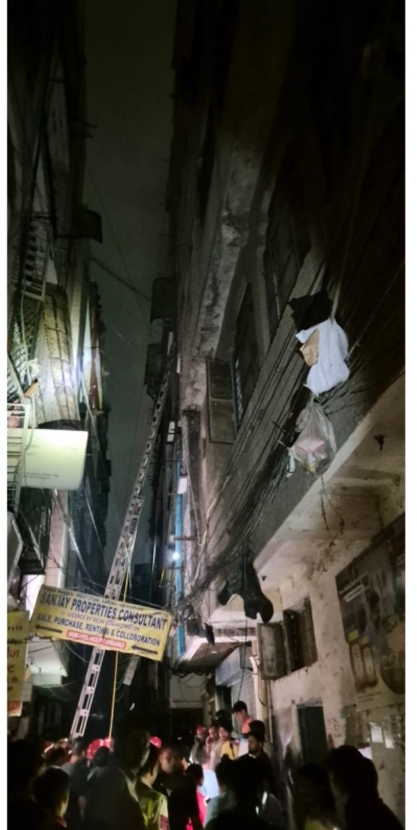 বহুতলে আগুনে বহুতলে আগুনে