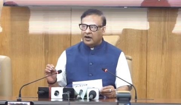সাংবাদিক সম্মেলনে বক্তব্য পেশ করছেন মুখ্যমন্ত্রী হিমন্তবিশ্ব