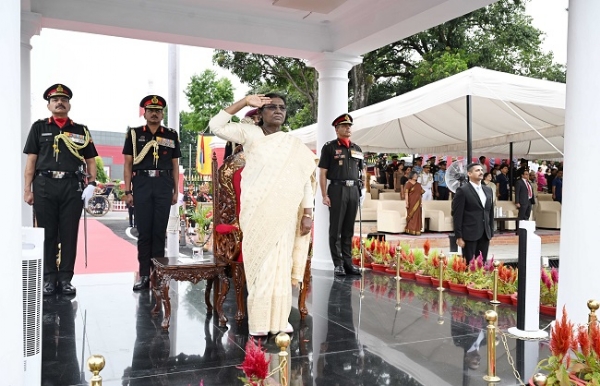 দেহরাদূনের আইএমএ-তে পাসিং আউট প্যারেড অনুষ্ঠিত দেহরাদূনের আইএমএ-তে পাসিং আউট প্যারেড অনুষ্ঠিত